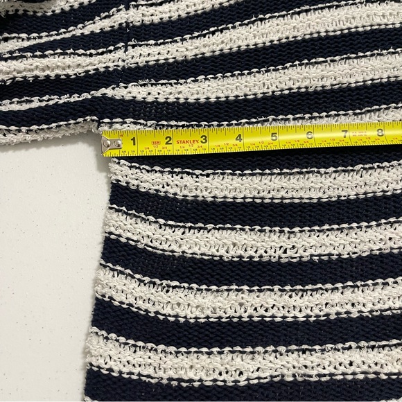 Anthropologie Evie White Navy Blue
Nautical Sweater Poncho Top Size Small - Picture 9 of 13